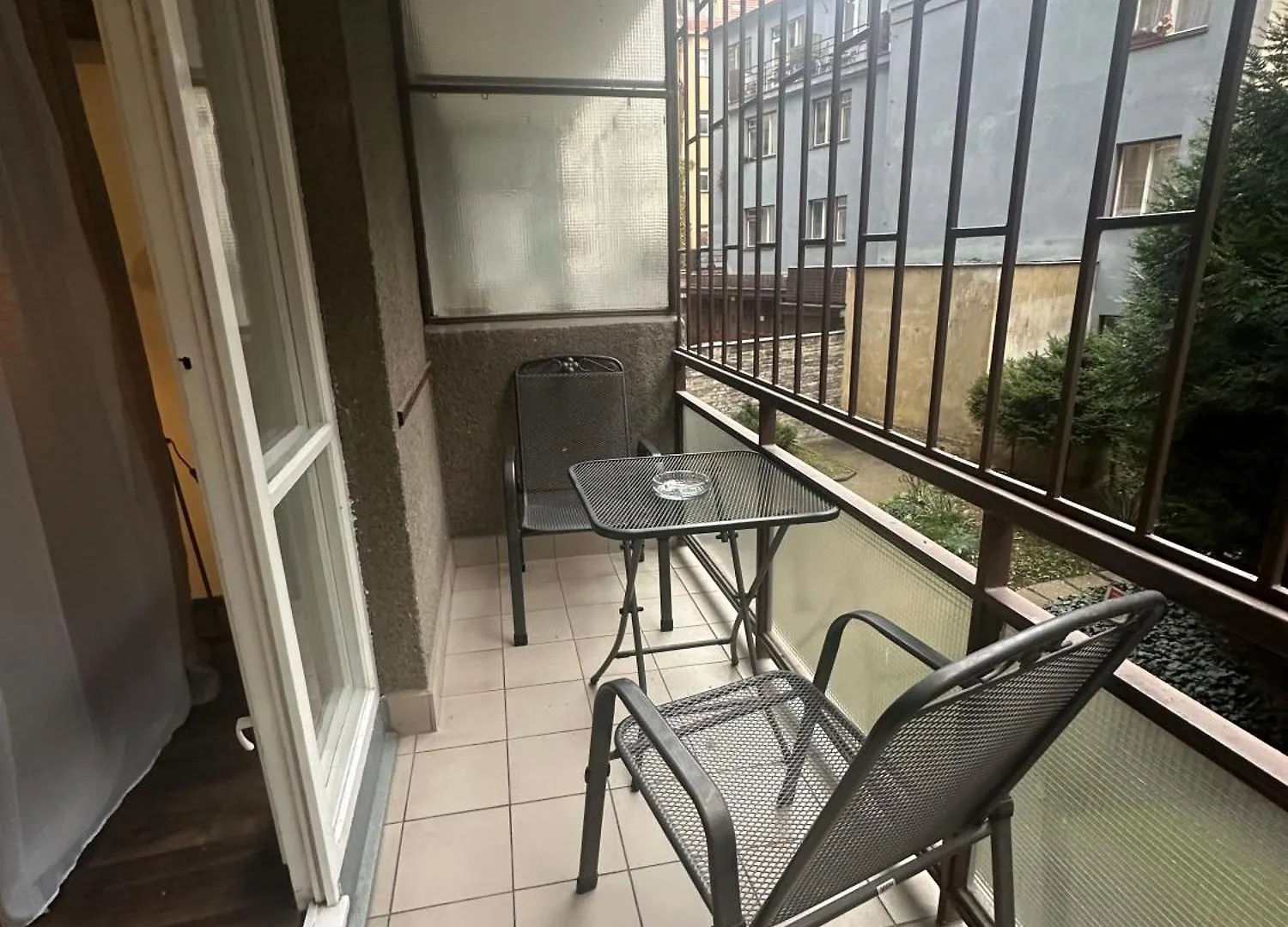 Budget Dlouha Apartment Praga